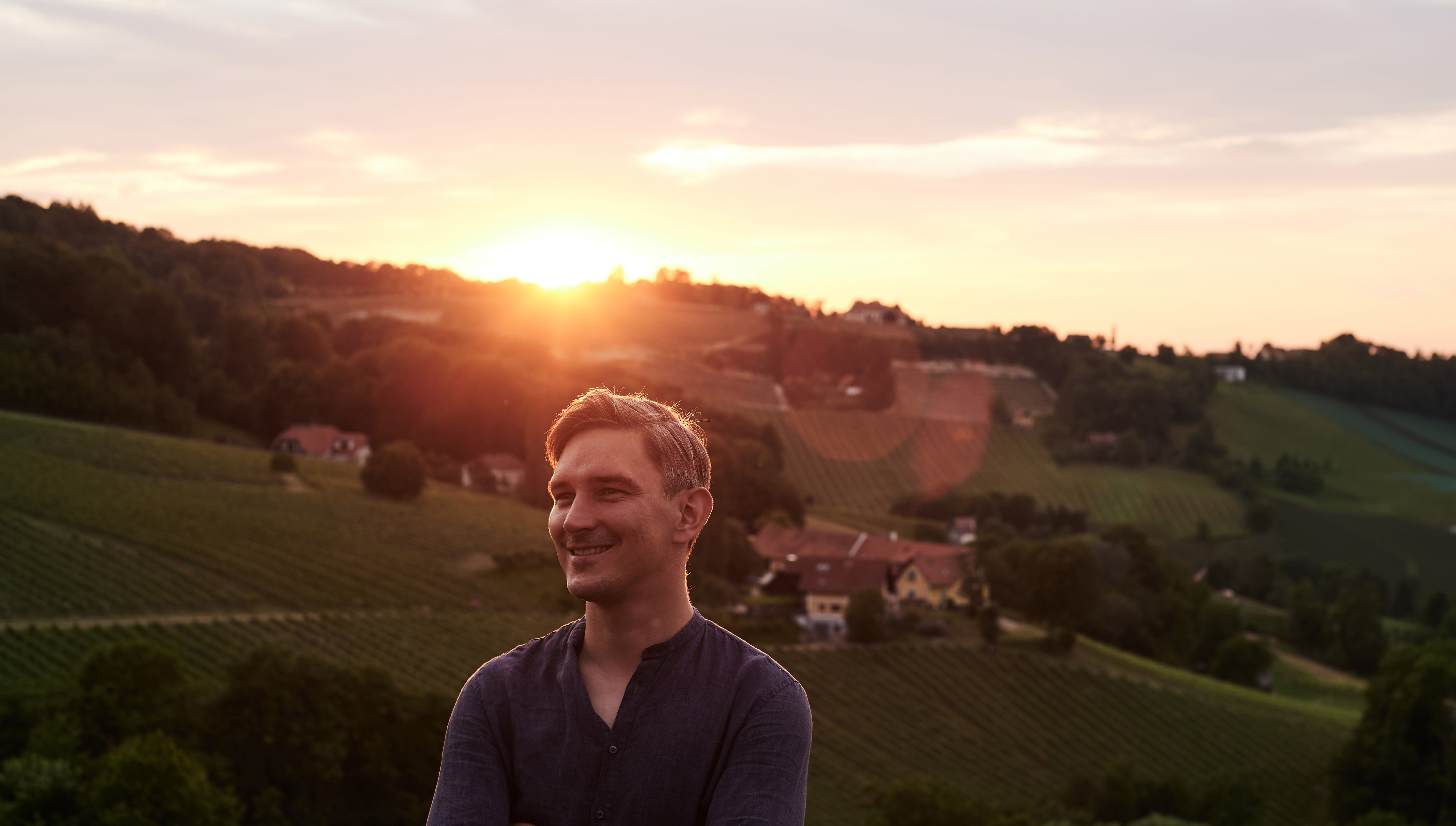 Herr Polz vor dem Sonnenuntergang