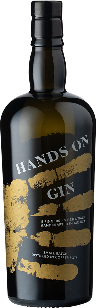 Hands on Gin